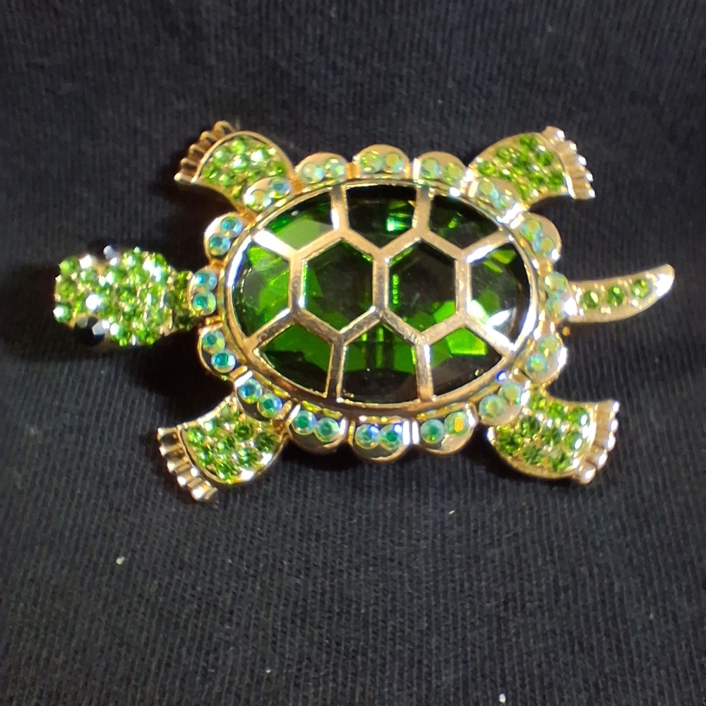 Source Unknown Green and Gold Turtle Brooch